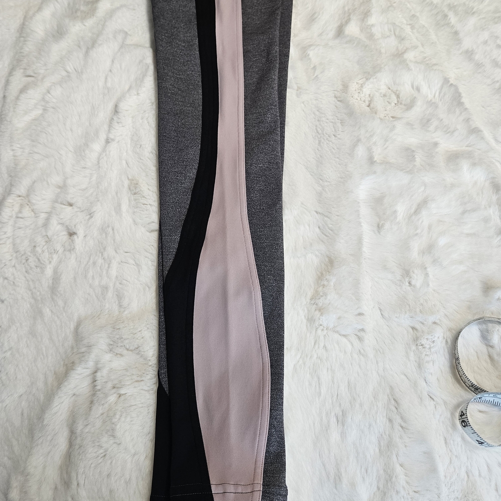 Lululemon Athletica Gray and Black Leggings - Picture 7 of 14